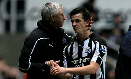 Alan Pardew shakes hands with Joey Barton after Newcastle's 3-1 vs. Liverpool