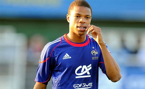 Loic Remy particpates in a training session with France