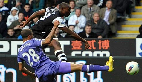 Shola Ameobi rifles home Newcastle United's equaliser against Spurs