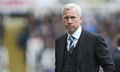 Alan Pardew looks on from the sidelines