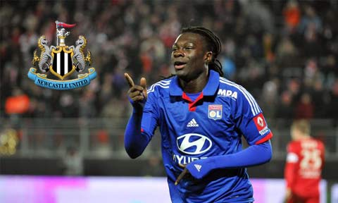 Bafetimbi Gomis celebrates after scoring for Lyon