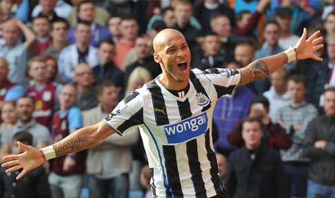 Yoan Gouffran celebrates scoring the winner against Aston Villa