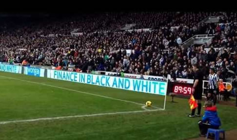 Hatem Ben Arfa gets ready to take a corner for NUFC