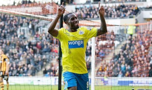 Newcastle's Vurnon Anita celebrates after scoring against Hull