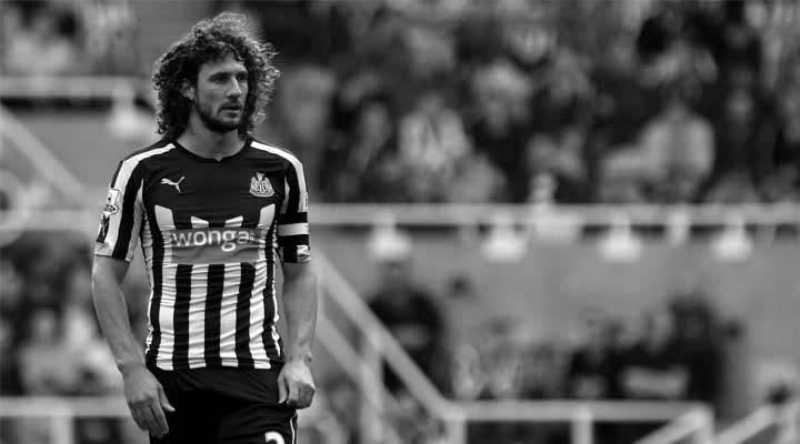 Fabricio Coloccini looks on as Tottenham take the lead at St. James' Park