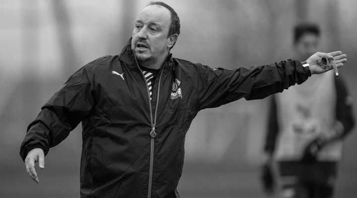 Rafa Benitez issues instructions at Newcastle United